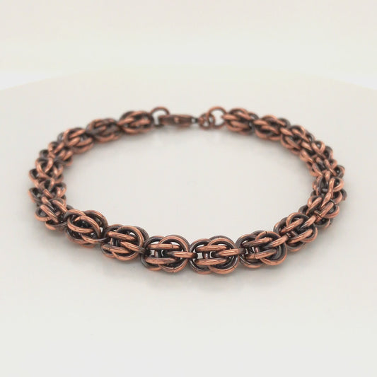 Copper sweetpea chain maille bracelet, patinated, 360-degree movie.